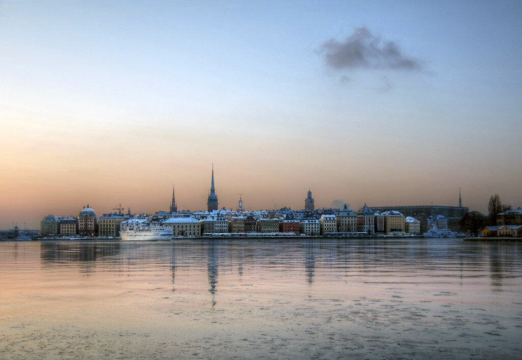 Países de Europa: Mapa, Capitales y Banderas del Continente winter sunset in stockholm