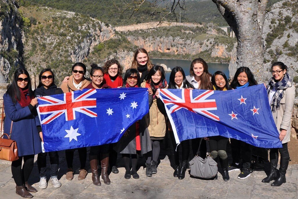 Australia y Nueva Zelanda: Guía Completa 04-09-Grupo-UNIV-(Australia-y-Nueva-Zelanda)