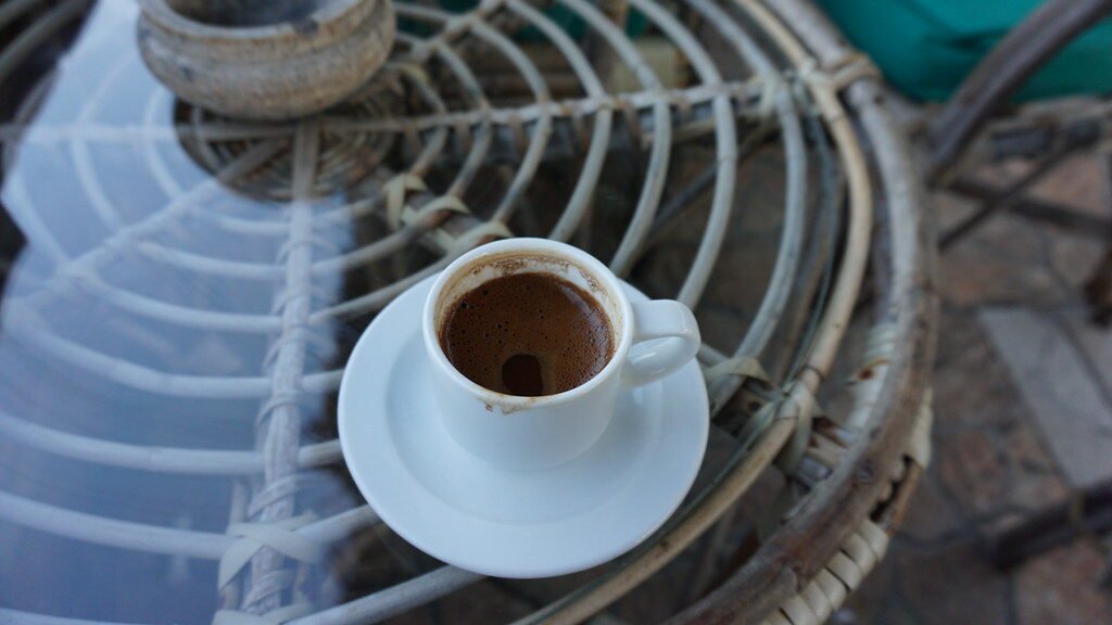 Historia de África: Desde los Orígenes de la Humanidad Turkish Coffee, the Selsela Cafe, Alexandria, the Mediterranean, Egypt.